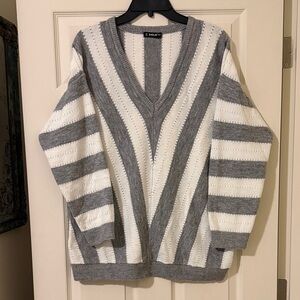 Sheilay Women’s Gray and White V-Neck Sweater 3/4 Sleeve Size XXL